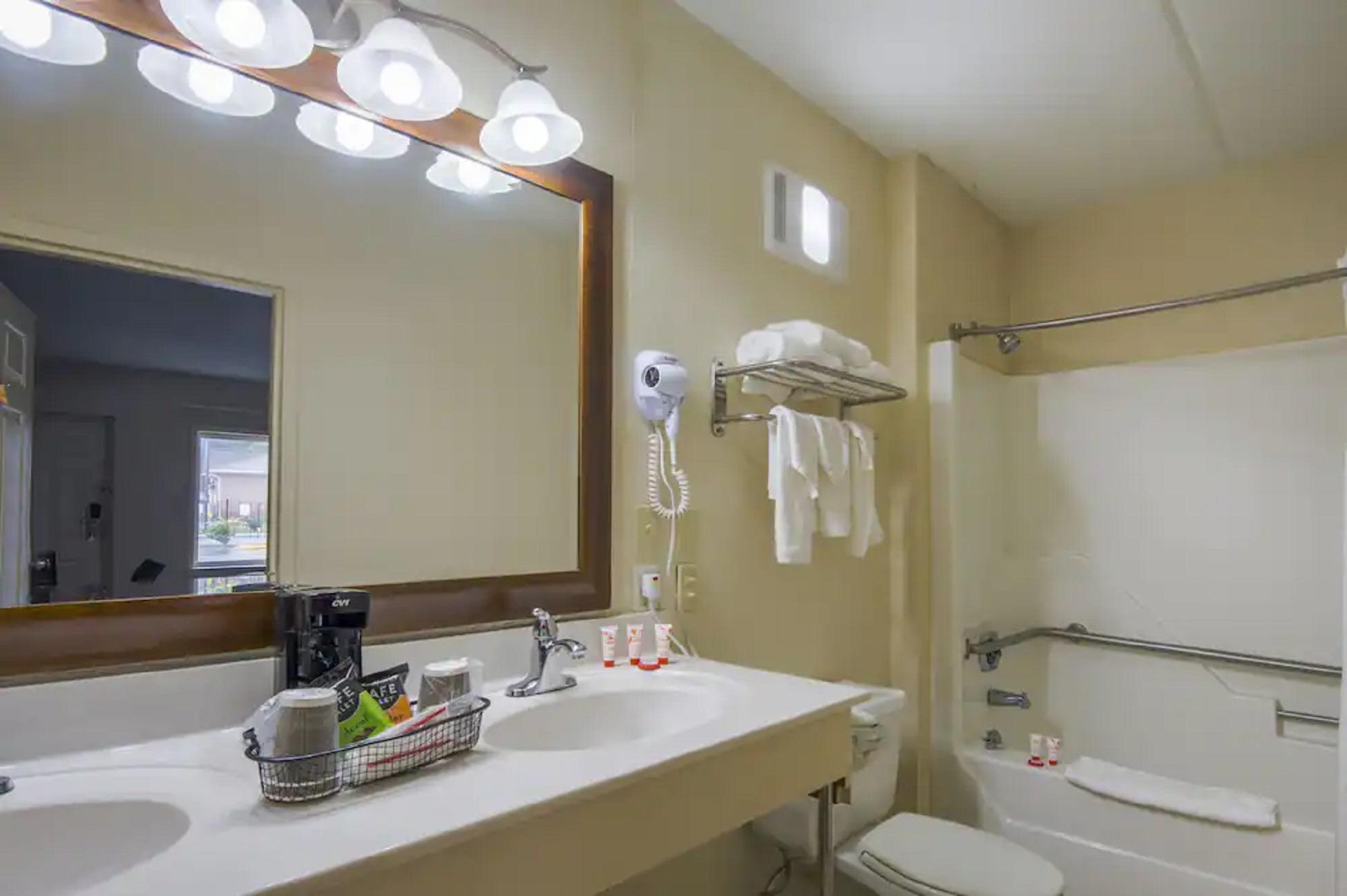Econo Lodge Forest City Kültér fotó