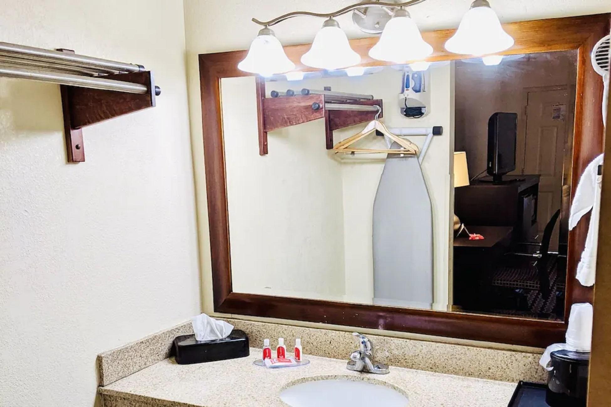 Econo Lodge Forest City Kültér fotó